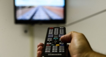 Acesso à internet por TV já é maior do que por tablet, diz IBGE